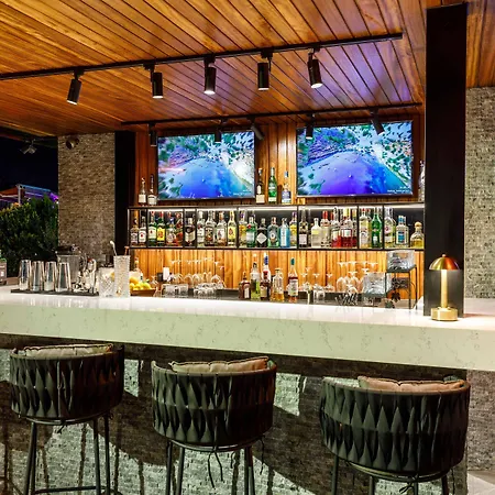 Ξενοδοχείο Amira 4*